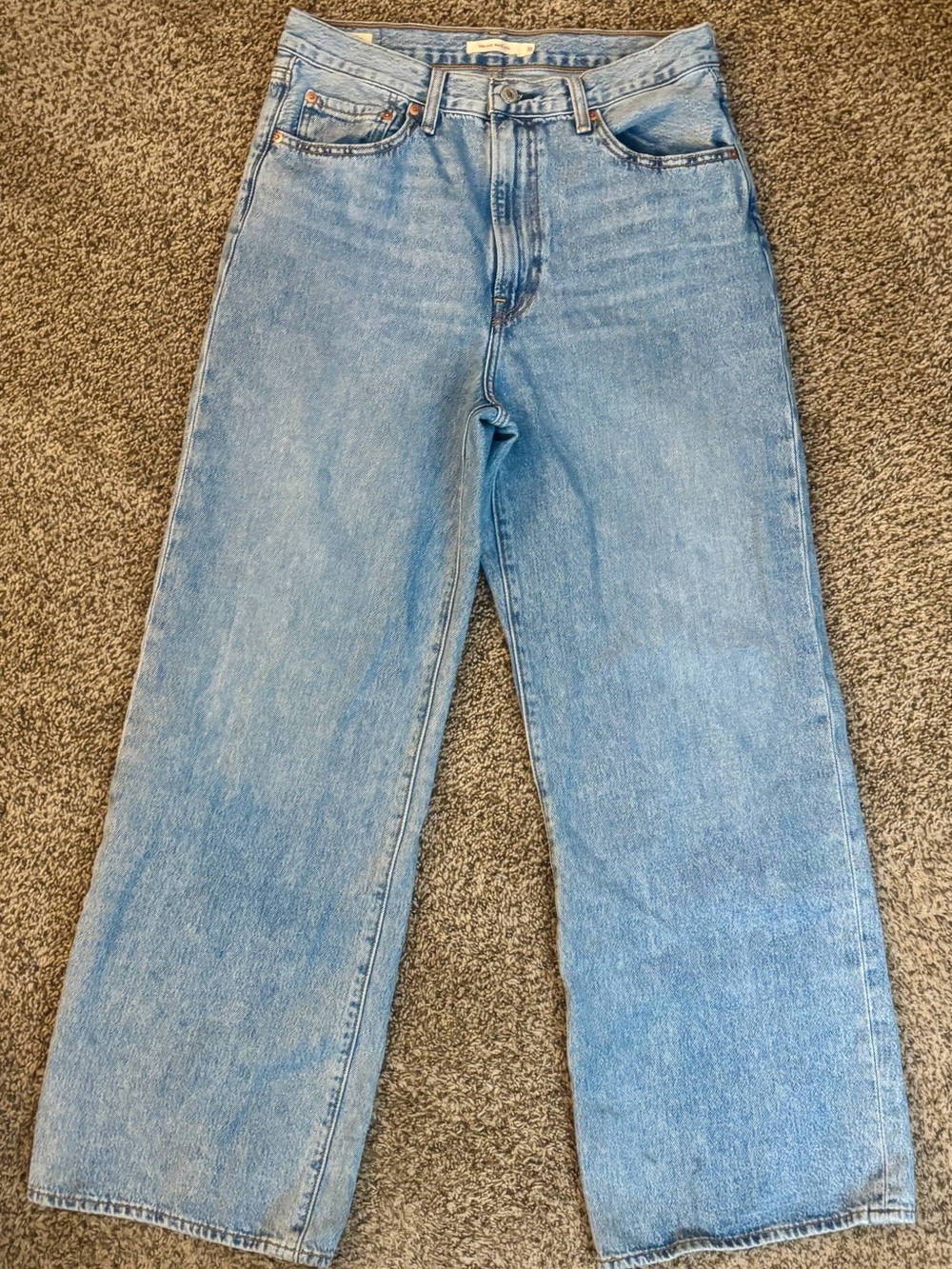 LEVI’S PREMIUM RIBCAGE WIDE LEG WOMEN'S JEANS SIZE 31 LIKE NEW